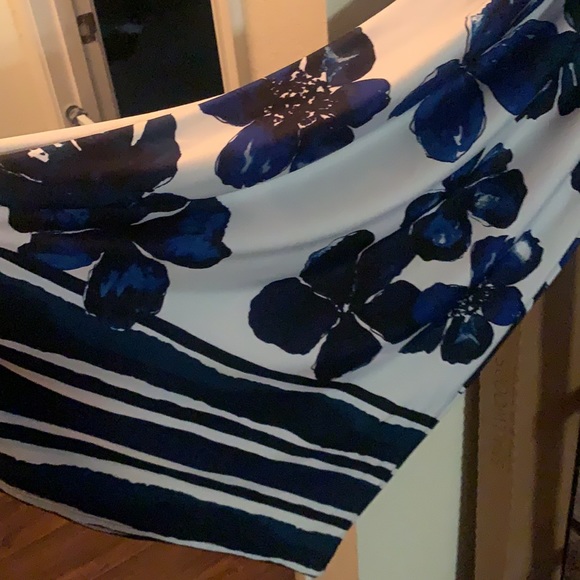 Large floral navy and black print maxi - Picture 3 of 3